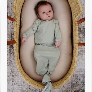 Organic cotton 0-3 month knotted sleep gown